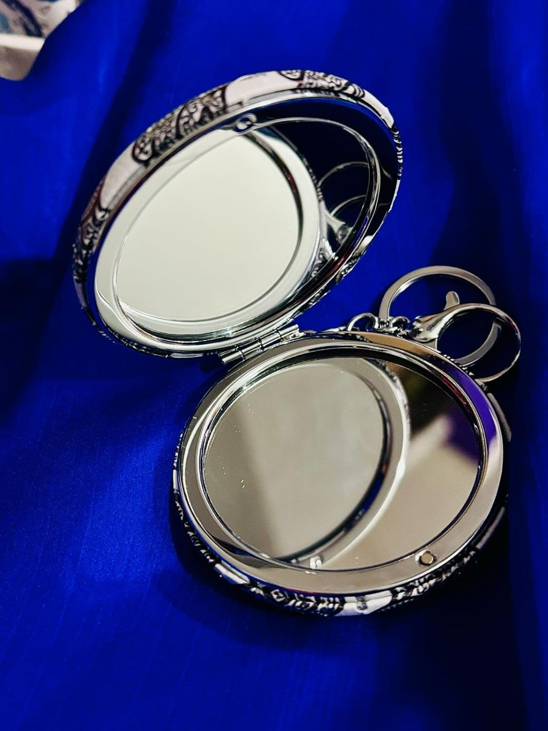 Savikaa Bliss Evil Eye Compact Mirror Keychain with foldable mirror, White and Blue Pattern, Decorative Protection Charm for daily use. - Image 4